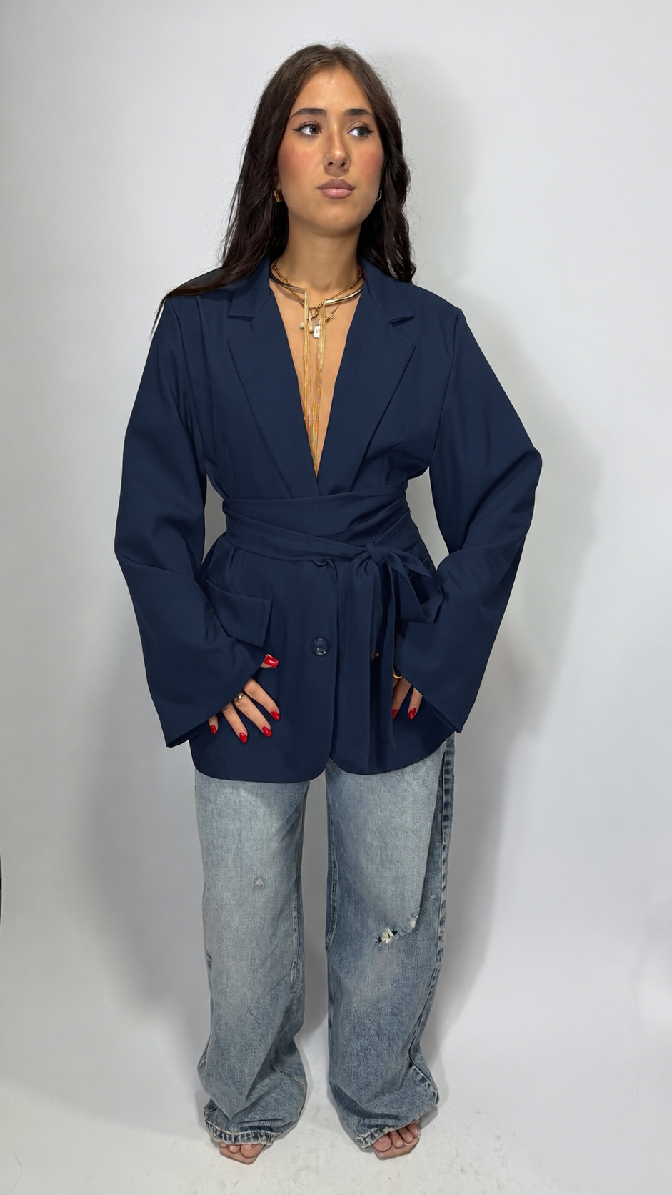 Blazer con cinturino foderato all'interno manica a campana