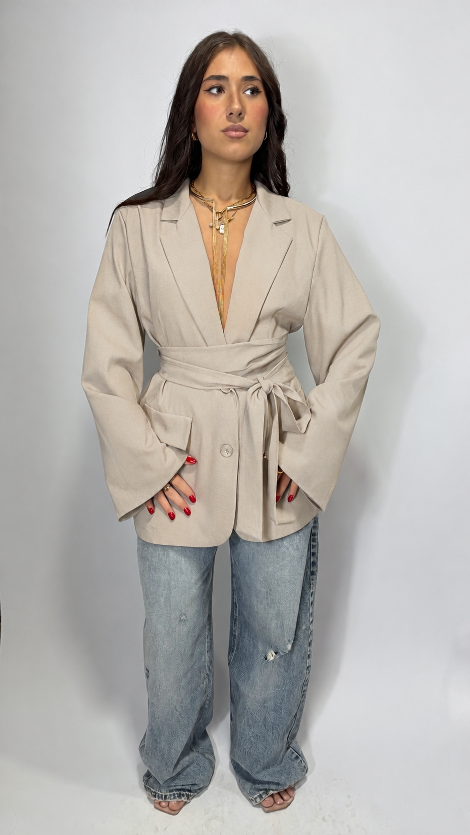 Blazer con cinturino foderato all'interno manica a campana