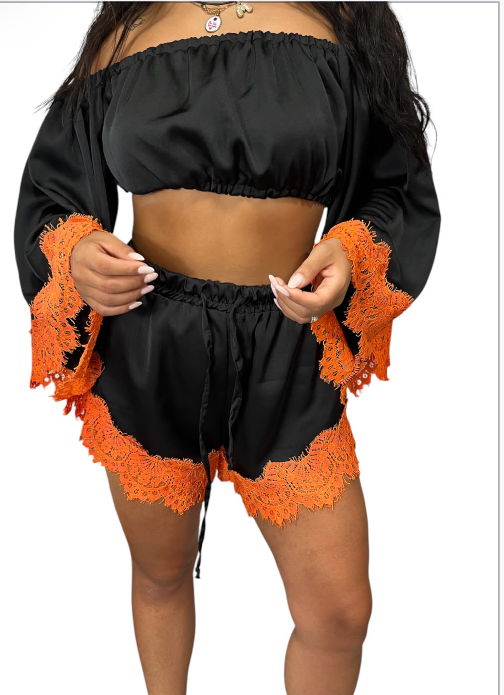 Set in Pizzo con Scollo a Barca