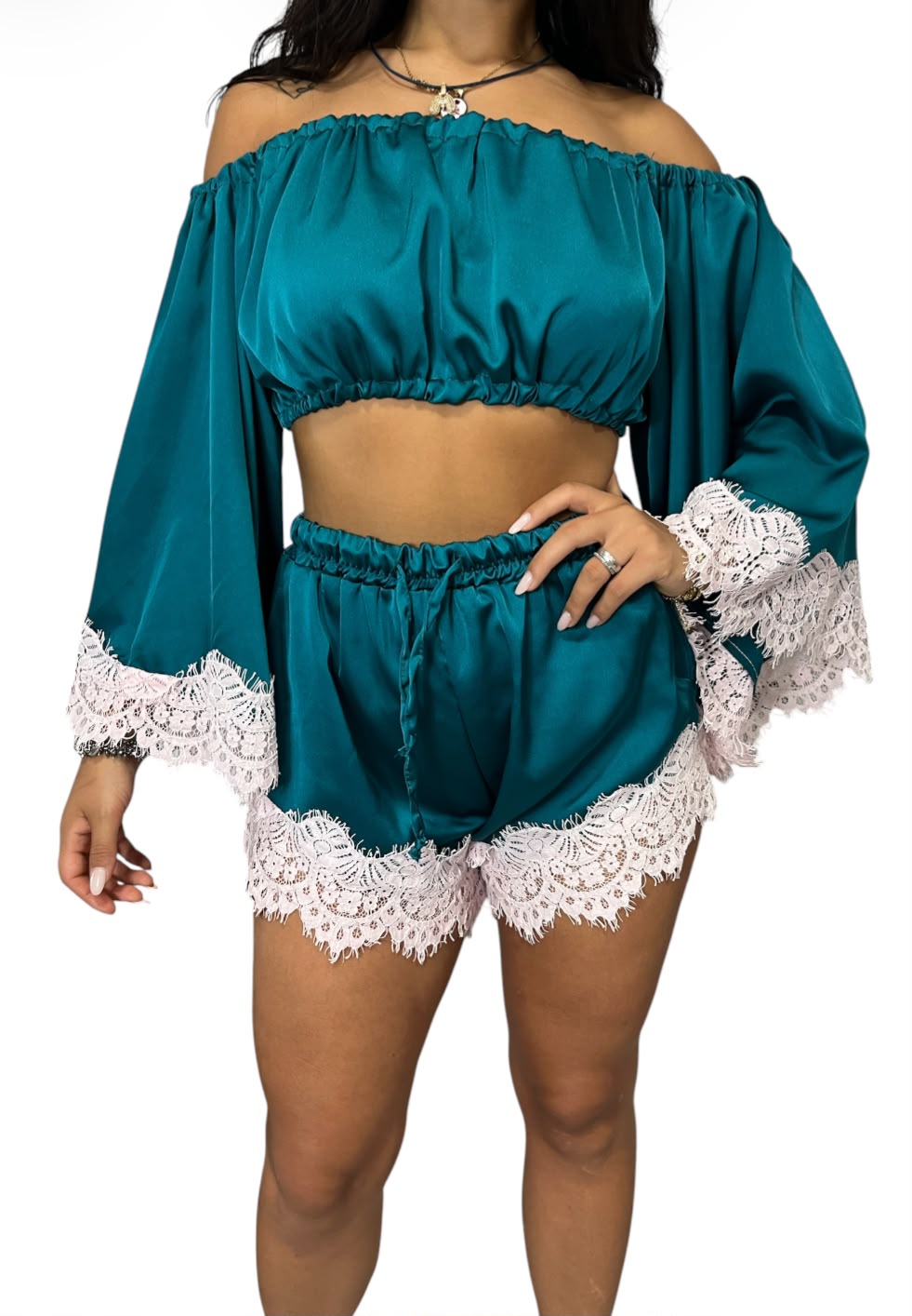 Set in Pizzo con Scollo a Barca