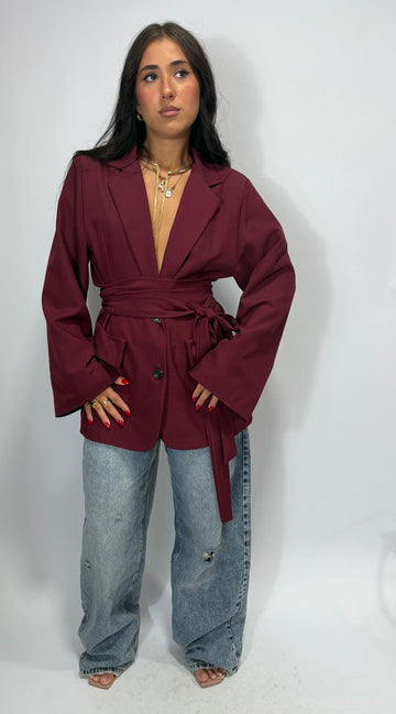 Blazer con cinturino foderato all'interno manica a campana