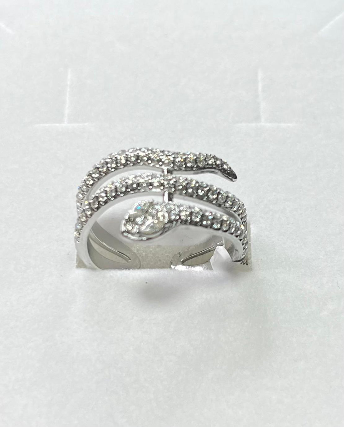 Anello serpente brillantinato regolabile