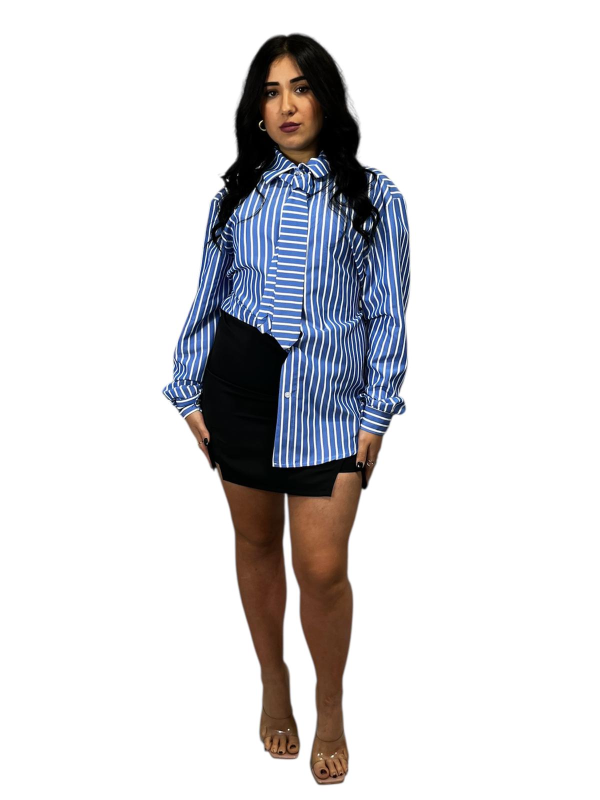 Camicia Camilla a righe con cravatta e stringhe sul retro