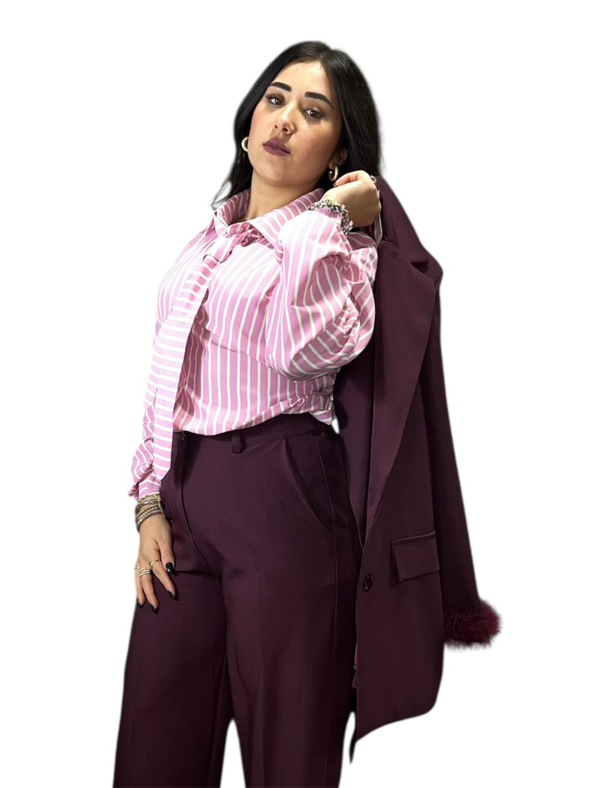 Camicia Camilla a righe con cravatta e stringhe sul retro