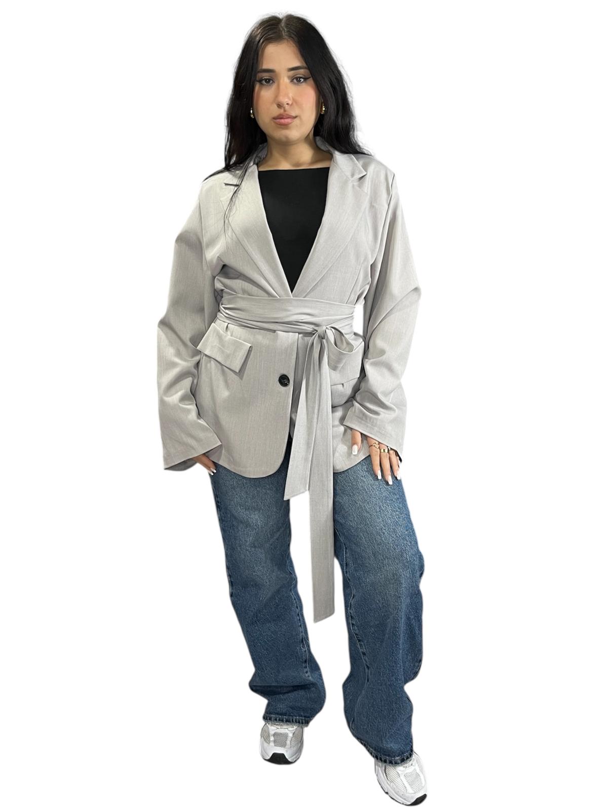 Blazer con cinturino foderato all'interno manica a campana