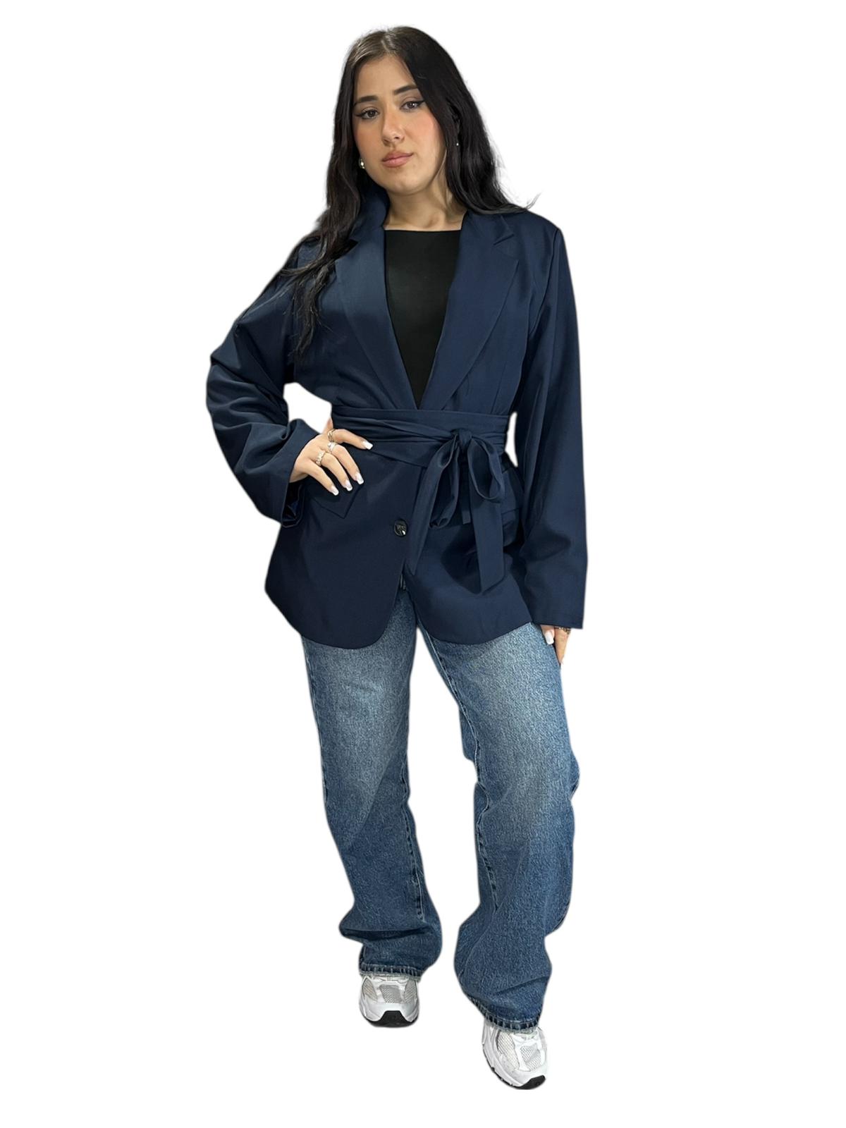 Blazer con cinturino foderato all'interno manica a campana