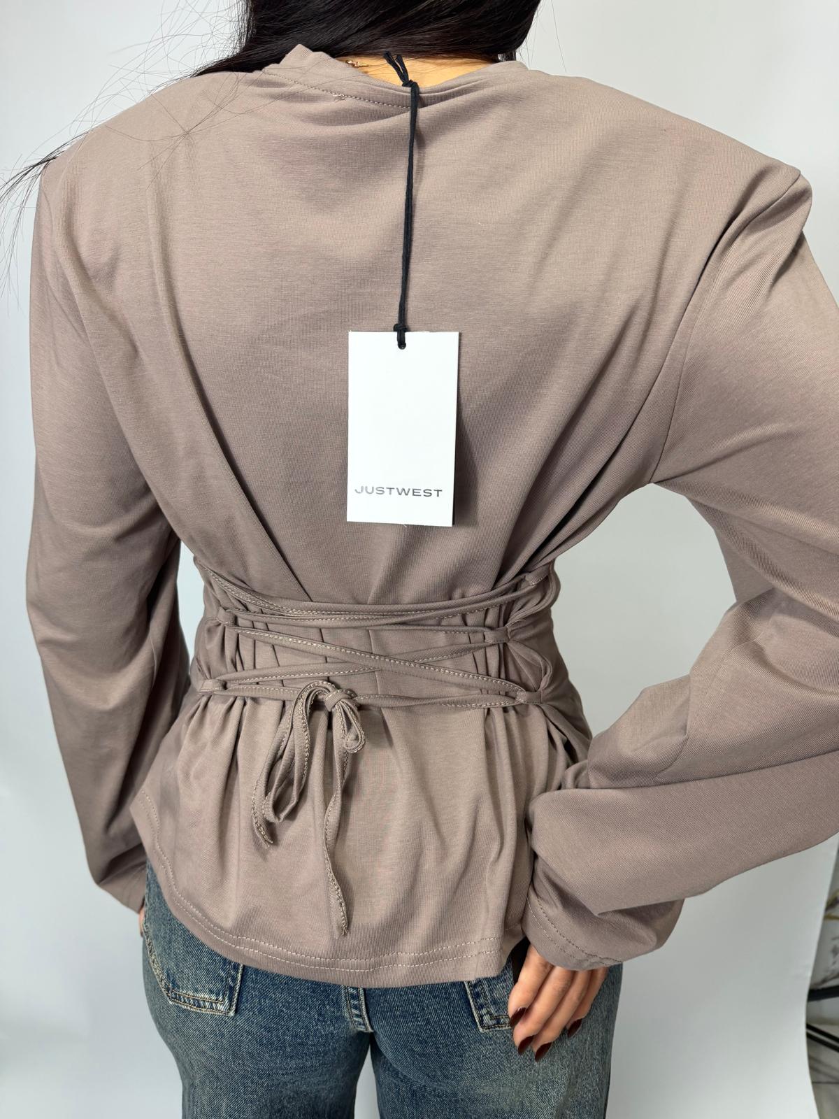 Maglia JUST WEST STRINGHE SUL RETRO SPALLINA IMBOTTITA